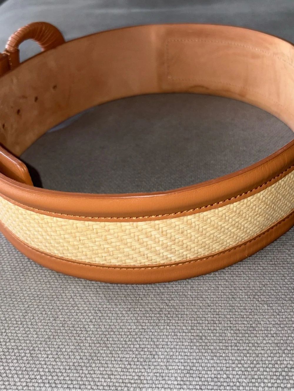 Lafayette 148 New York Wide Tan Leather Belt with Woven Round Buckle Italy small